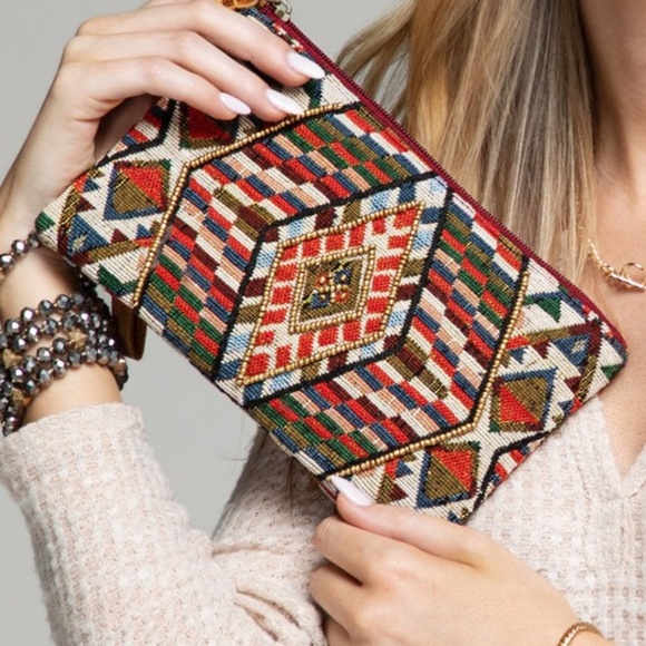 NWT Aztec Patterned Wristlet Clutch Bag - Picture 4 of 7